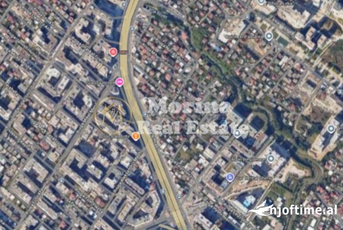 Ambiente Commerciale in Affitto 6+1 a Tirana - 1,000 Euro