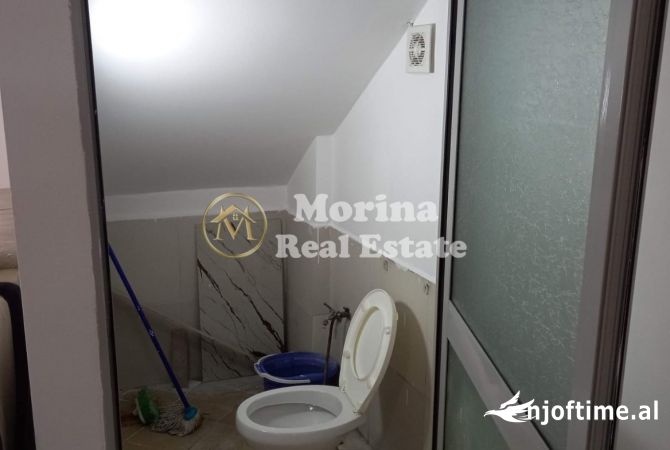 Ambiente Commerciale in Vendita 3+1 a Tirana - 120,000 Euro