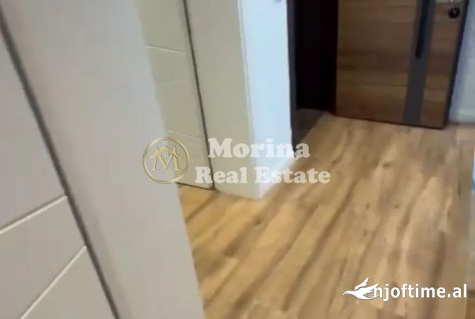 Ambiente Commerciale in Affitto 3+1 a Tirana - 600 Euro