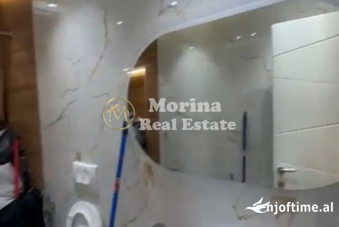 Ambiente Commerciale in Affitto 3+1 a Tirana - 600 Euro