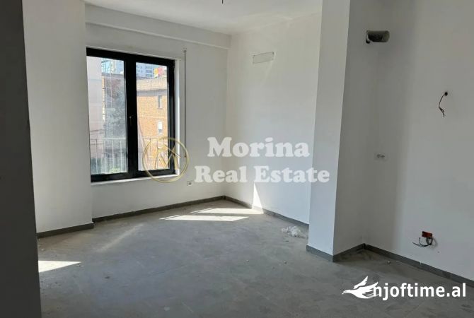 Ambiente Commerciale in Affitto 3+1 a Tirana - 450 Euro