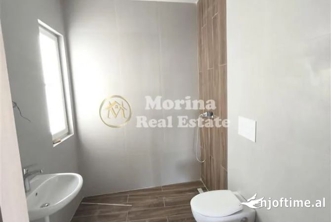 Ambiente Commerciale in Affitto 3+1 a Tirana - 550 Euro