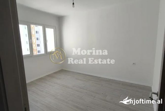Ambiente Commerciale in Affitto 3+1 a Tirana - 550 Euro