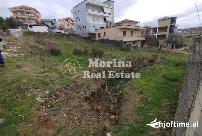 Truall ose Toke ne Tirane - 40,000 Euro