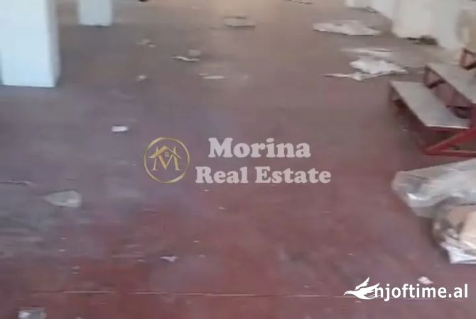 Ambiente Commerciale in Affitto 4+1 a Tirana - 1,400 Euro