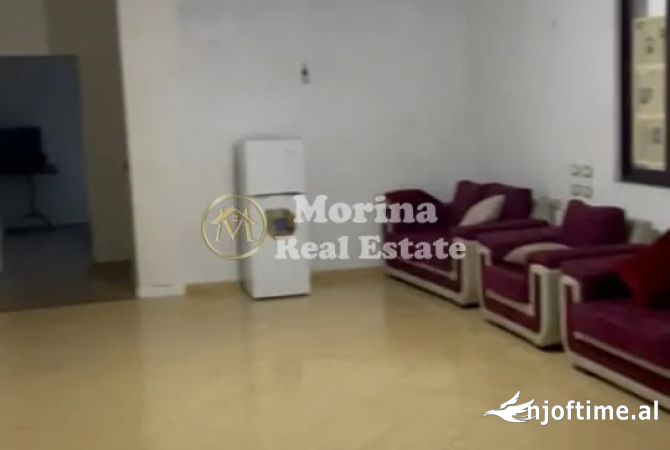 Ambiente Commerciale in Affitto 3+1 a Tirana - 350 Euro