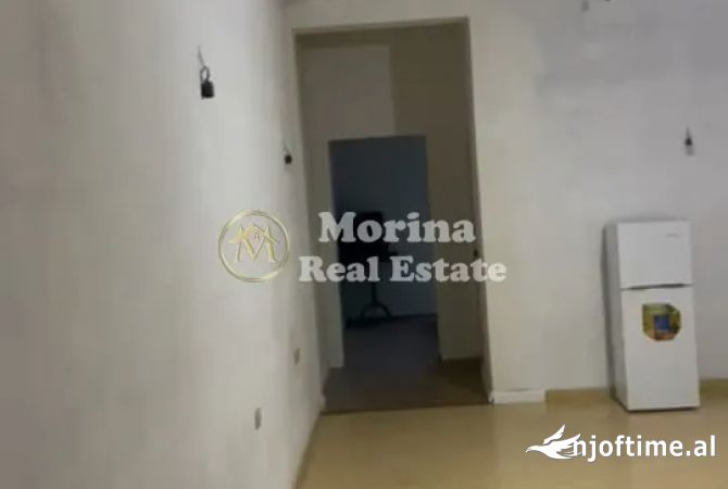 Ambiente Commerciale in Affitto 3+1 a Tirana - 350 Euro