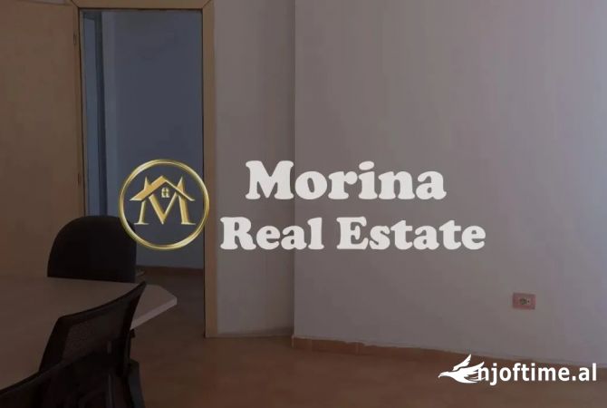 Ambiente Commerciale in Affitto 3+1 a Tirana - 350 Euro