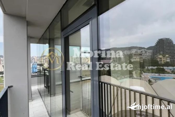 Ambiente Commerciale in Affitto 3+1 a Tirana - 1,500 Euro