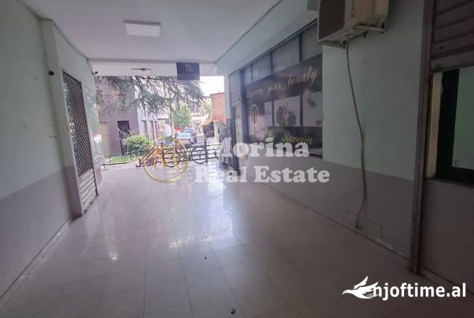 Ambiente Commerciale in Affitto 3+1 a Tirana - 350 Euro