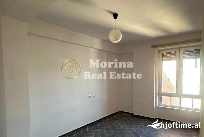Ambiente Commerciale in Affitto 3+1 a Tirana - 1,000 Euro