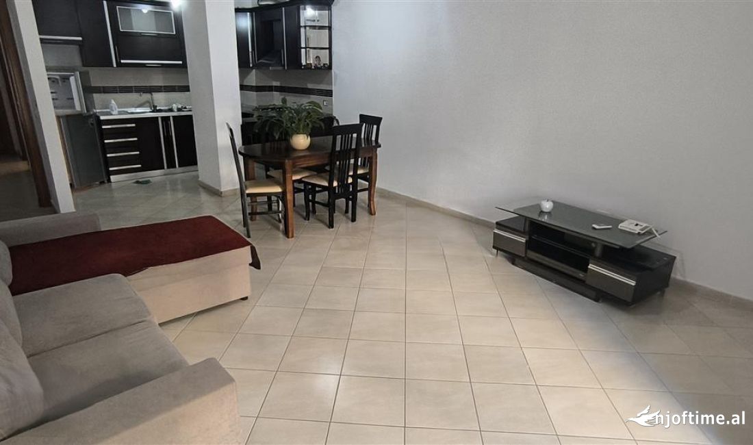 Ambient Biznesi, Komuna E Parisit, 1200 euro/muaj