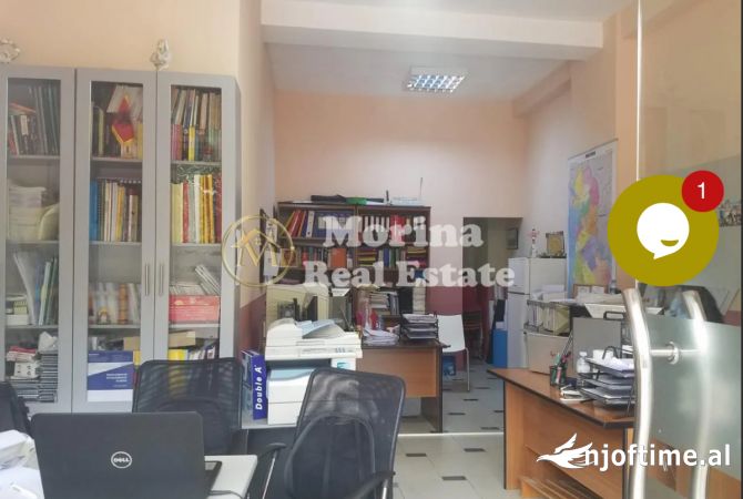 Qera, Ambient Biznesi, Komuna Parisit, 400 euro/muaj