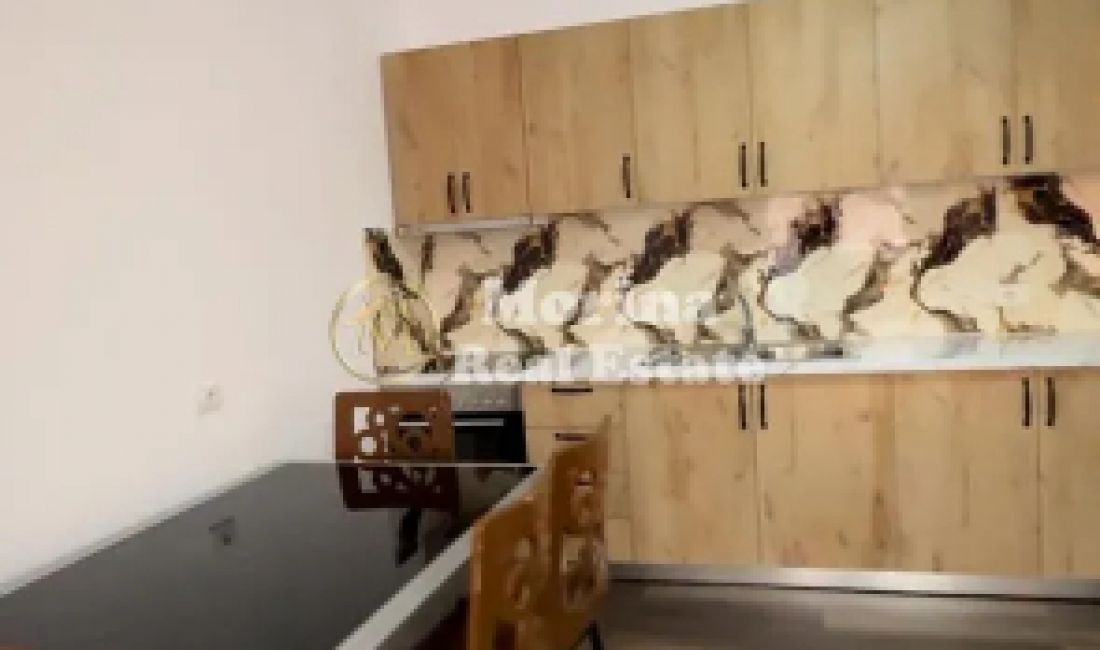 Shtepi me qera Apartament ne Tirane, 2+1, Mobilimi E mobiluar, Pagesa 420  Euro.