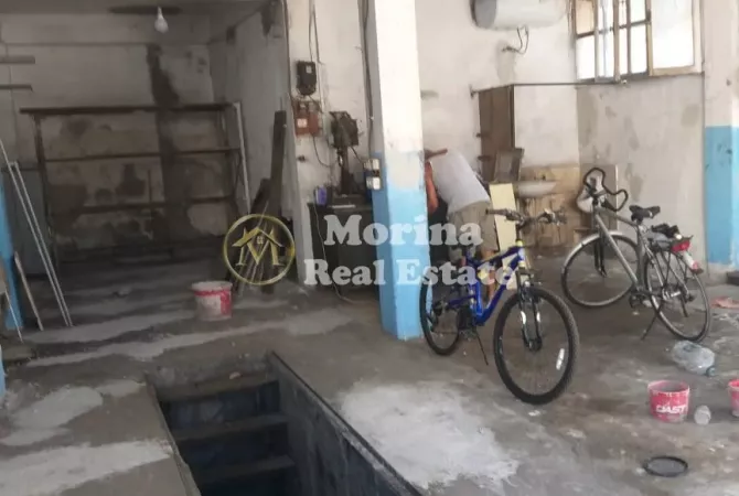 Business Property for Rent 4+1 in Tirana - 600 Euro