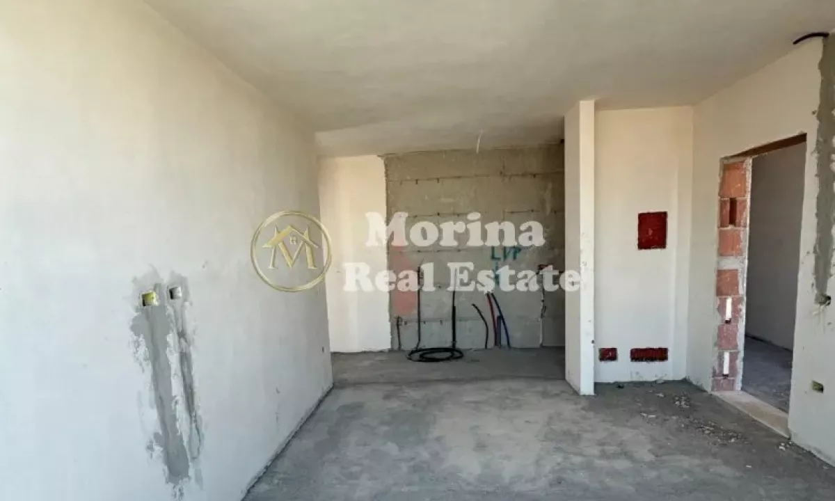 Shtepi ne shitje Apartament ne Tirane, 1+1, Mobilimi Bosh, pa mobiluar, Pagesa 120,000  Euro.