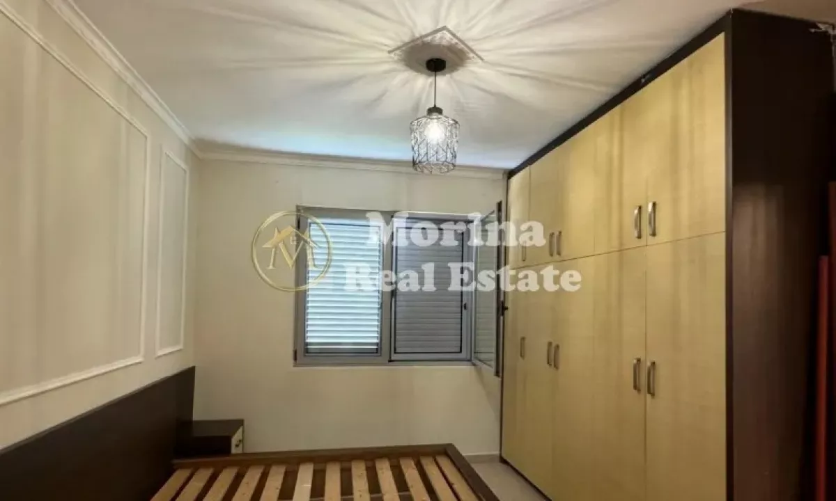 Shtepi me qera Apartament ne Tirane, 3+1, Mobilimi E mobiluar, Pagesa 650  Euro.