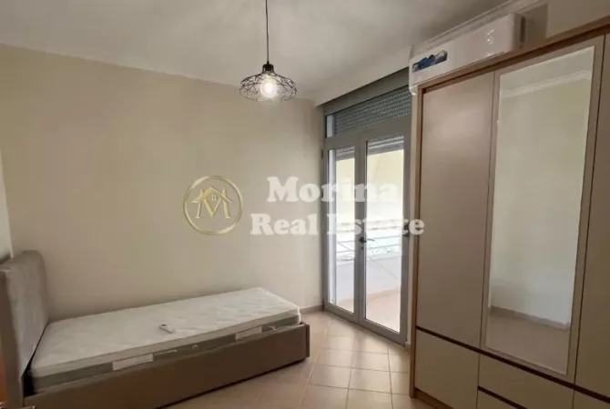 Shtepi me qera Apartament ne Tirane, 3+1, Mobilimi E mobiluar, Pagesa 650  Euro.