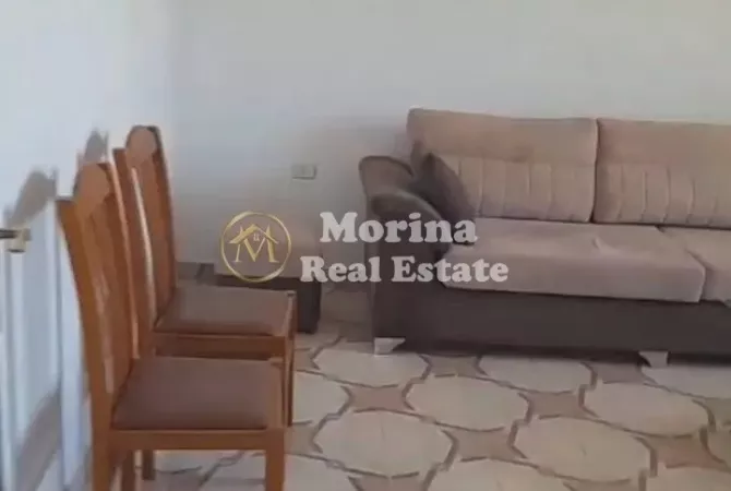 Shtepi me qera Shtepi Private ne Tirane, 1+1, Mobilimi E mobiluar, Pagesa 400  Euro.