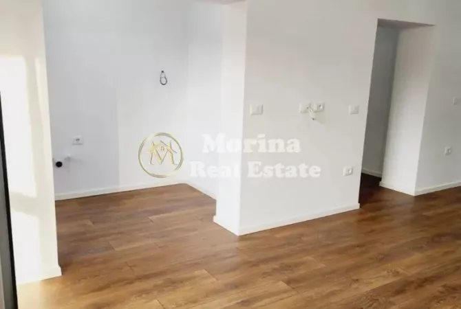 Shtepi ne shitje Apartament ne Tirane, 2+1, Mobilimi Bosh, pa mobiluar, Pagesa 155,000  Euro.