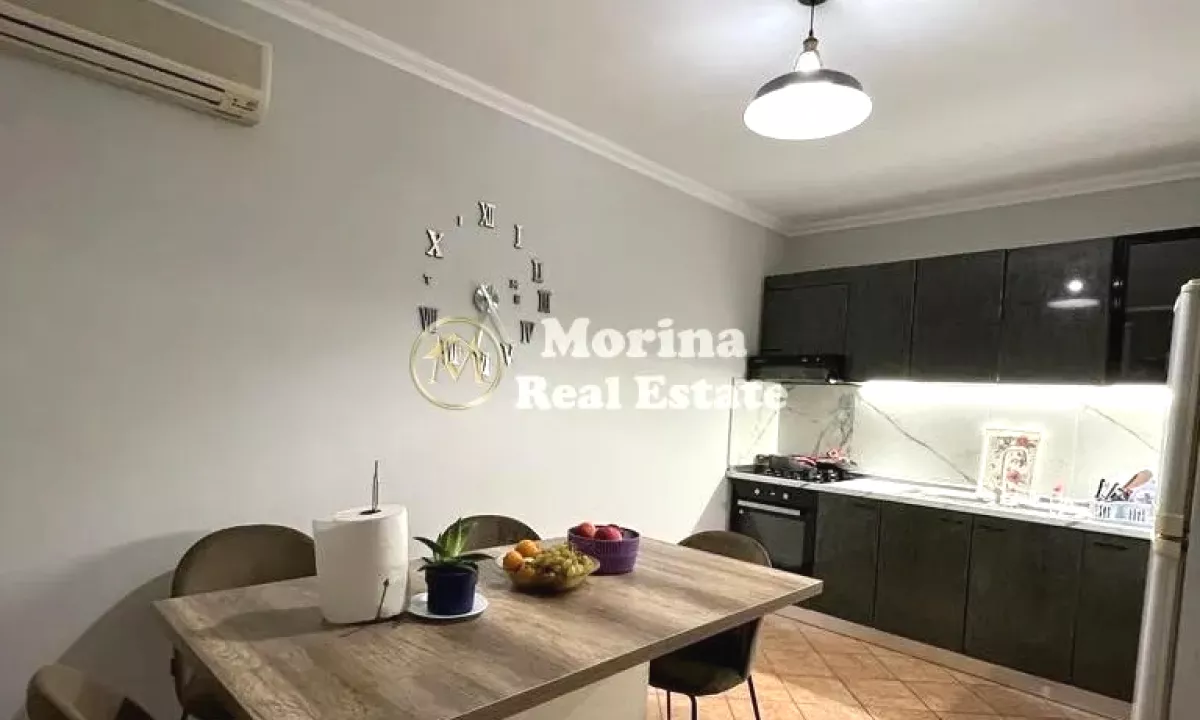 Shtepi ne shitje Apartament ne Tirane, 3+1, Mobilimi E mobiluar, Pagesa 250,000  Euro.
