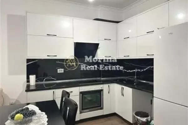Shtepi ne shitje Apartament ne Tirane, 2+1, Mobilimi E mobiluar, Pagesa 180,000  Euro.