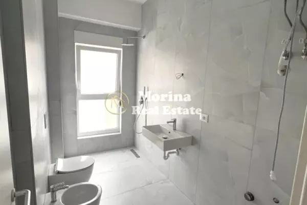 Shtepi ne shitje Apartament ne Tirane, 1+1, Mobilimi Bosh, pa mobiluar, Pagesa 100,000  Euro.