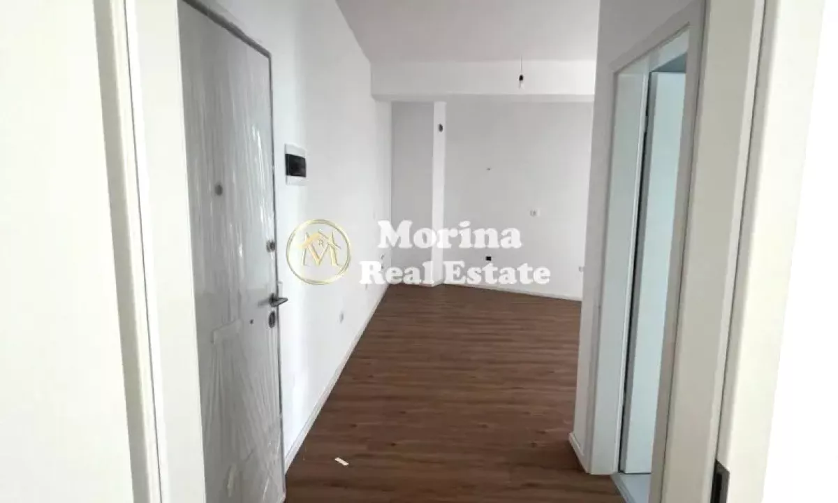 Shtepi ne shitje Apartament ne Tirane, 1+1, Mobilimi Bosh, pa mobiluar, Pagesa 100,000  Euro.