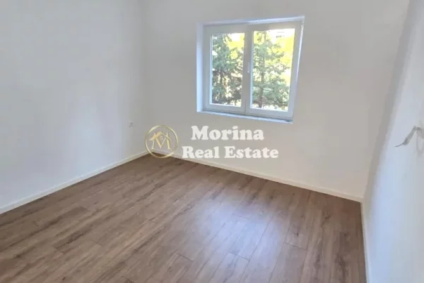 Shtepi ne shitje Apartament ne Tirane, 1+1, Mobilimi Bosh, pa mobiluar, Pagesa 125,000  Euro.