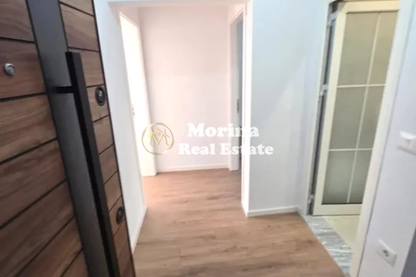 Shtepi ne shitje Apartament ne Tirane, 1+1, Mobilimi Bosh, pa mobiluar, Pagesa 125,000  Euro.