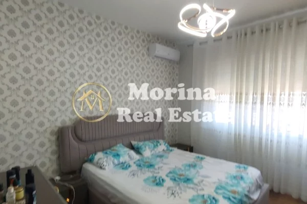 Shtepi ne shitje Apartament ne Tirane, 2+1, Mobilimi E mobiluar, Pagesa 150,000  Euro.
