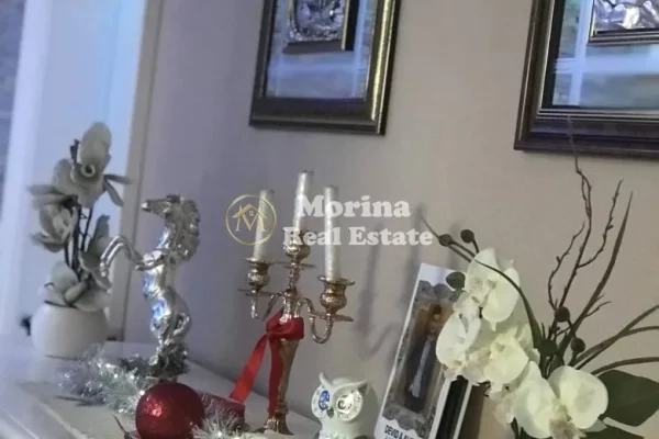 Shtepi ne shitje Apartament ne Tirane, 3+1, Mobilimi E mobiluar, Pagesa 290,000  Euro.