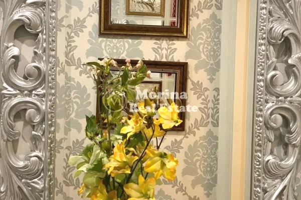 Shtepi ne shitje Apartament ne Tirane, 3+1, Mobilimi E mobiluar, Pagesa 290,000  Euro.