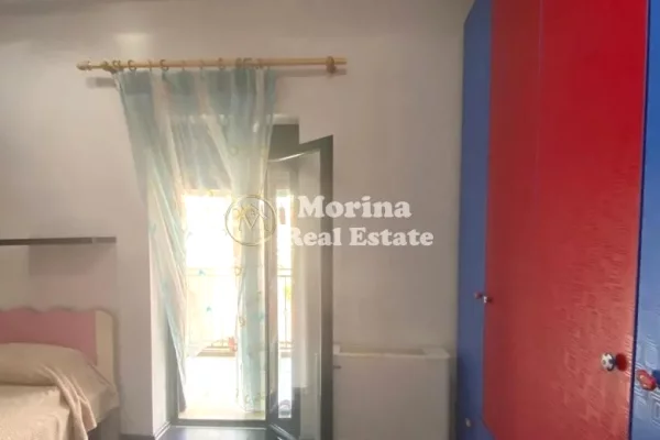 Shtepi ne shitje Apartament ne Tirane, 2+1, Mobilimi E mobiluar, Pagesa 168,000  Euro.