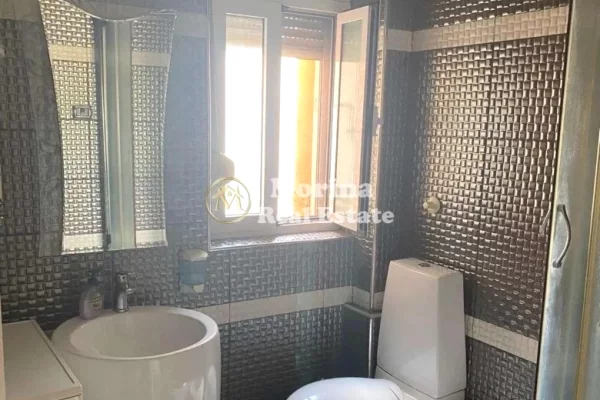 Shtepi ne shitje Apartament ne Tirane, 2+1, Mobilimi E mobiluar, Pagesa 168,000  Euro.