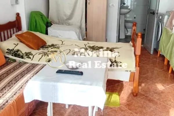 Shtepi ne shitje Apartament ne Durres, Garsoniere, Mobilimi E mobiluar, Pagesa 50,000  Euro.