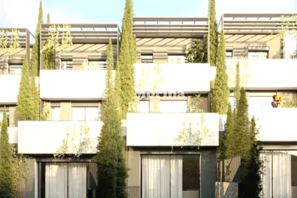 Shtepi ne shitje Vila Luksoze ne Tirane, 3+1, Mobilimi Bosh, pa mobiluar, Pagesa 383,000  Euro.