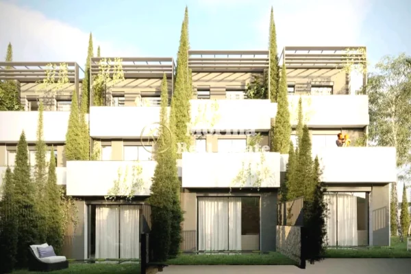 Shtepi ne shitje Vila Luksoze ne Tirane, 3+1, Mobilimi Bosh, pa mobiluar, Pagesa 383,000  Euro.