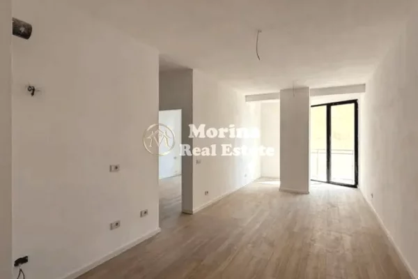 Qera, Ambient Biznesi, ne Rrugen Mine Peza, 550 Euro/ Muaj