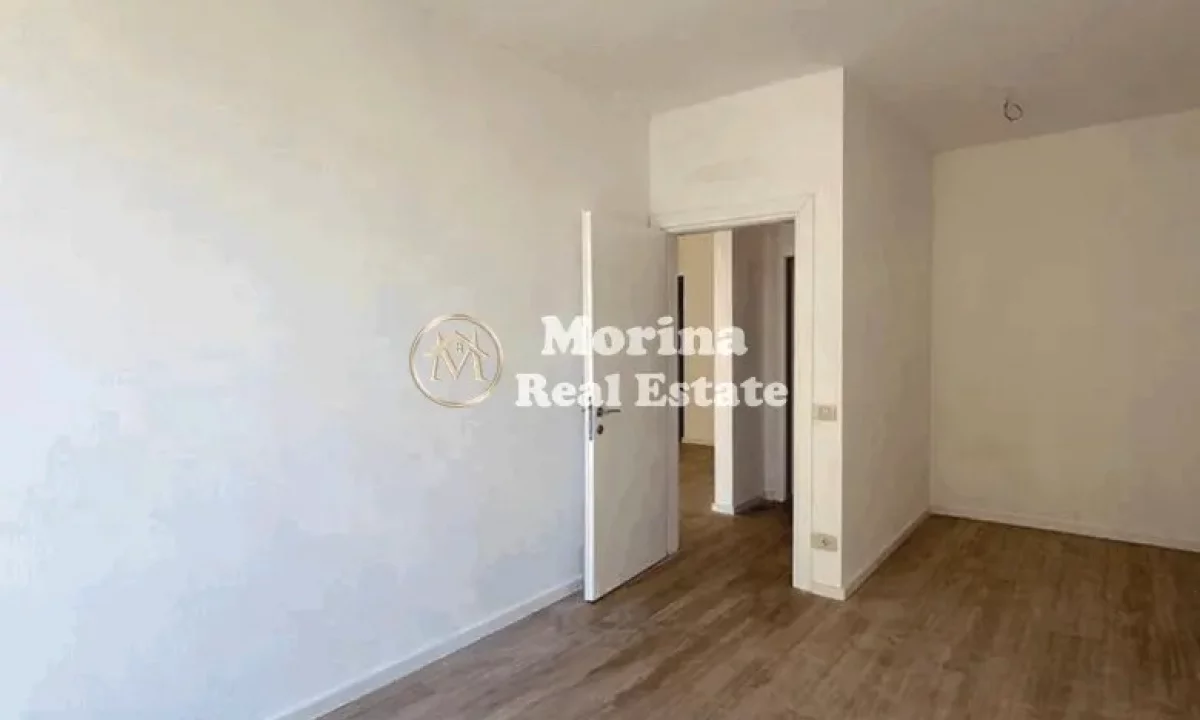 Qera, Ambient Biznesi, ne Rrugen Mine Peza, 550 Euro/ Muaj