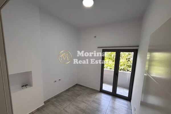 Qera Ambient Biznesi, te Medreseja, Rruga e Dibres, 500 euro/muaj