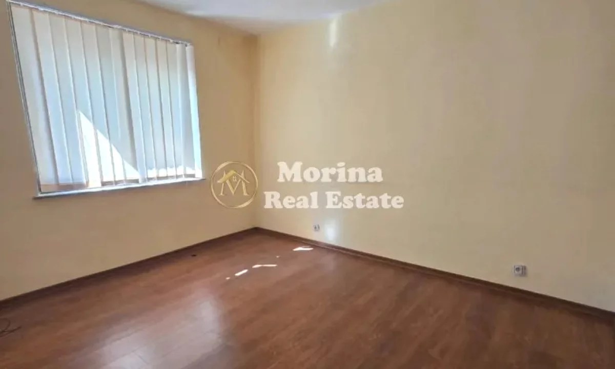 Qera, Ambient Biznesi, te Rruga Vaso Pasha, 800 Euro/Muaj