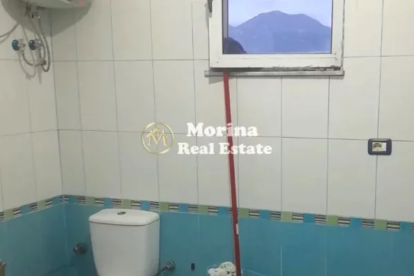 Shtepi ne shitje Shtepi Private ne Tirane, 3+1, Mobilimi Bosh, pa mobiluar, Pagesa 197,000  Euro.