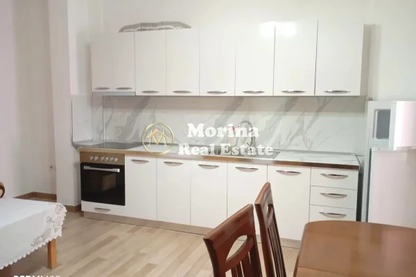 Shtepi me qera Shtepi Private ne Tirane, 2+1, Mobilimi E mobiluar, Pagesa 400  Euro.