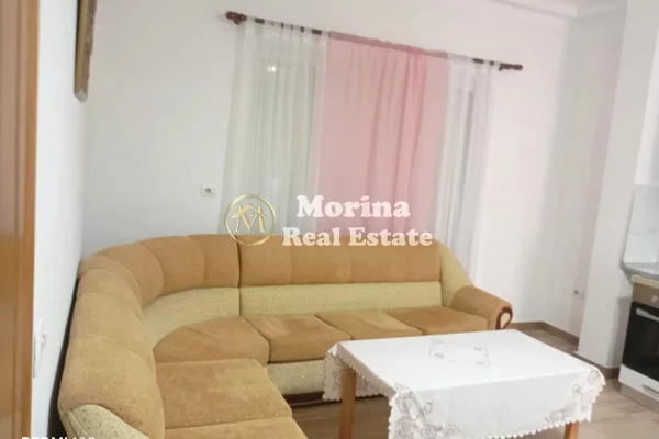 Shtepi me qera Shtepi Private ne Tirane, 2+1, Mobilimi E mobiluar, Pagesa 400  Euro.