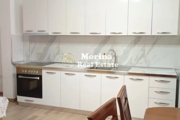 Shtepi me qera Shtepi Private ne Tirane, 2+1, Mobilimi E mobiluar, Pagesa 400  Euro.