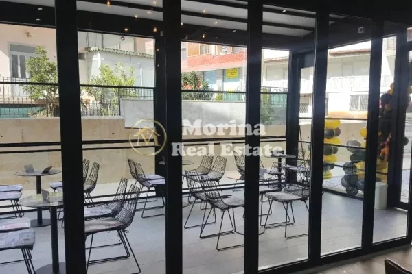 Shitje, Ambient Biznesi/ Lokal,Fresku , Cmimi 100000 Euro.