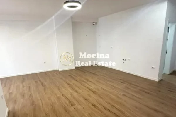 Shtepi ne shitje Apartament ne Tirane, 2+1, Mobilimi Bosh, pa mobiluar, Pagesa 150,000  Euro.