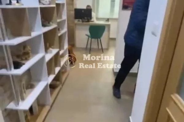 Shitet, Ambient Biznesi/Dyqan,ne Rrugen Muhamet Gjollesha/ Unaze , 260.000 Euro