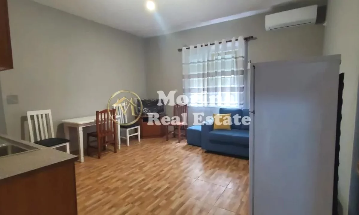 Shtepi me qera Shtepi Private ne Tirane, 1+1, Mobilimi E mobiluar, Pagesa 370  Euro.